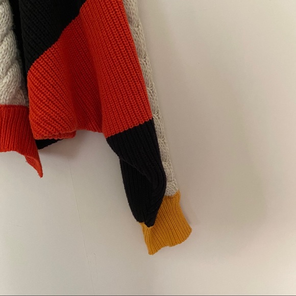 Ecoté Color Block Sweater - Picture 5 of 15